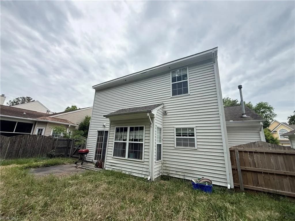 526 Windward DR, CHESAPEAKE VA 23320 - Photo 4