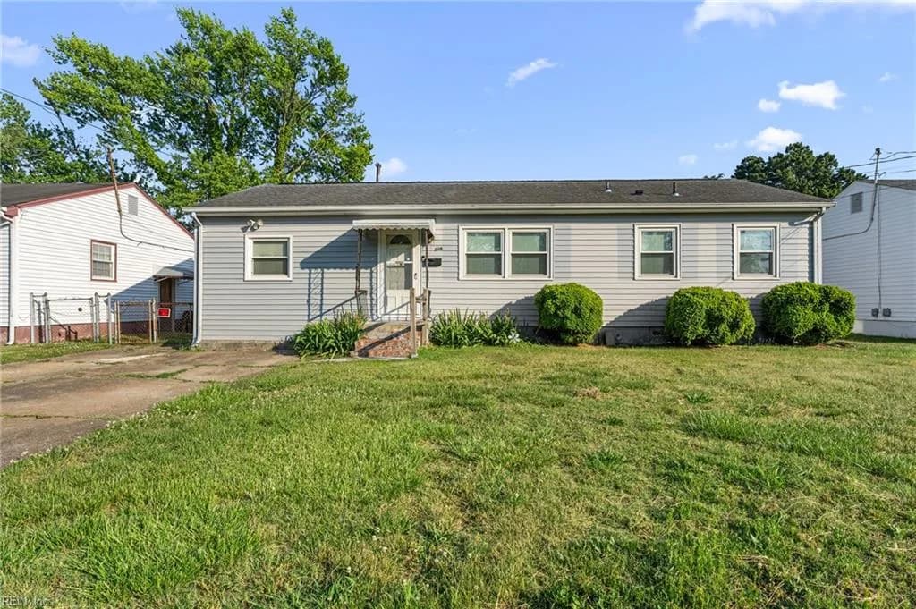 1104 80th ST, NEWPORTNEWS VA 23605 - Main photo