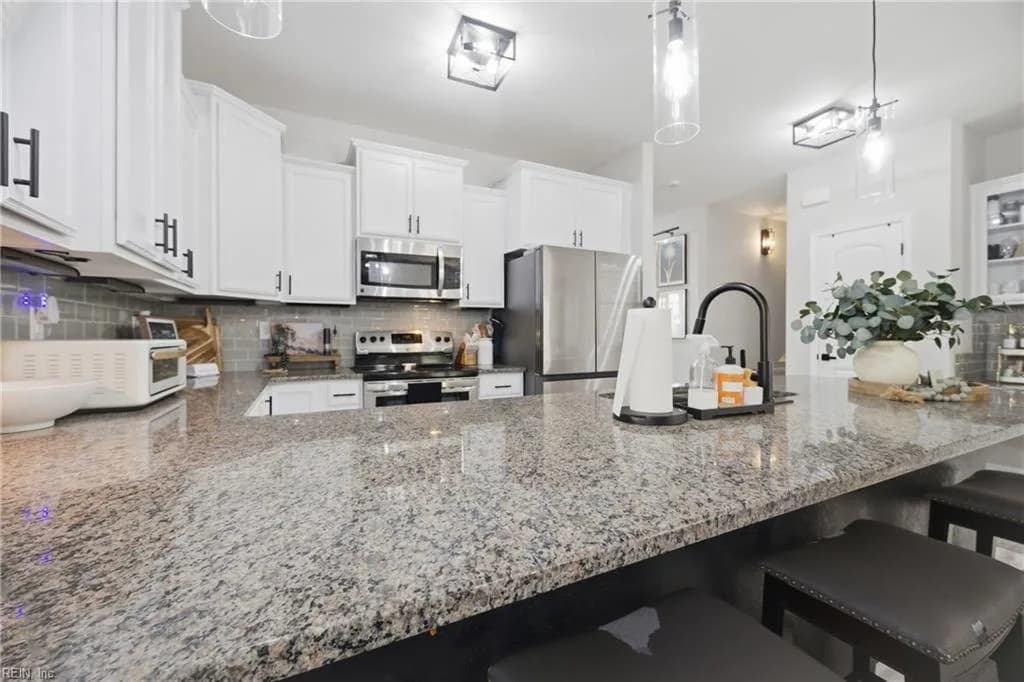 536 Cristfield RD, CHESAPEAKE VA 23320 - Photo 5