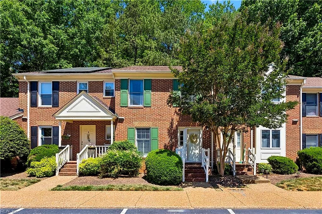 21 Priorslee LN, Williamsburg — 2 bed Residential, 1,296 sqft
