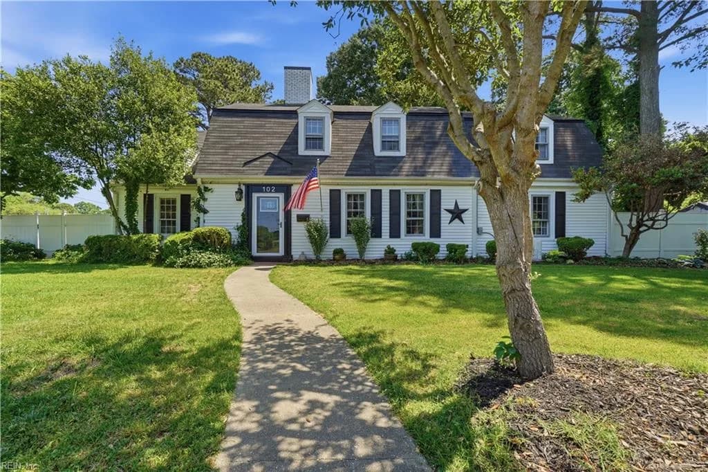 102 Congress AVE, HAMPTON VA 23669 - Photo 2