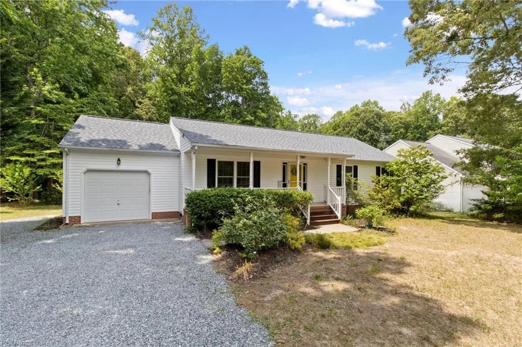 7383 Founders Mill WAY E, GLOUCESTER VA 23061 - Photo 2