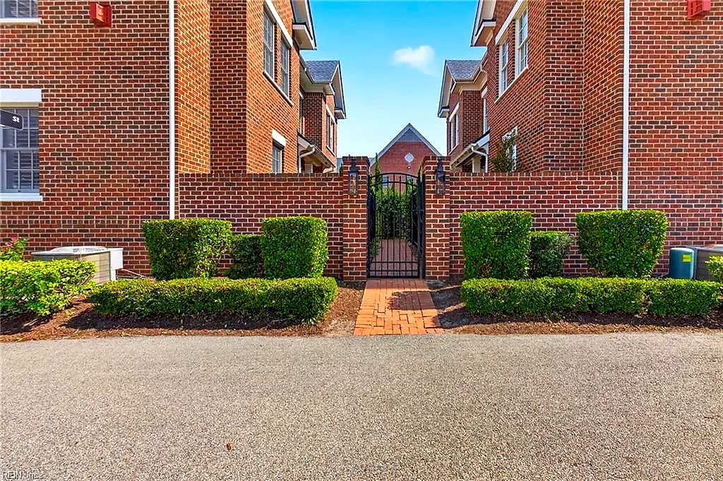 4016 Harlow ST, VIRGINIA BEACH VA 23451 - Photo 4