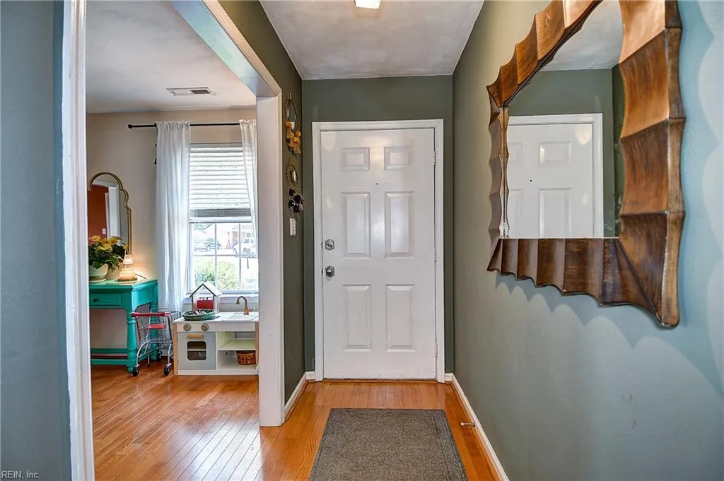 1965 Lisa CT, VIRGINIABEACH VA 23464 - Photo 5