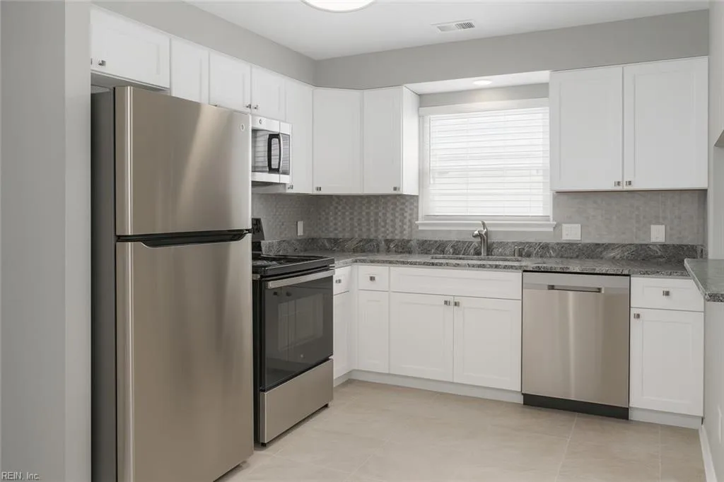 12758 Saint James PL #C, NEWPORTNEWS VA 23602 - Photo 4