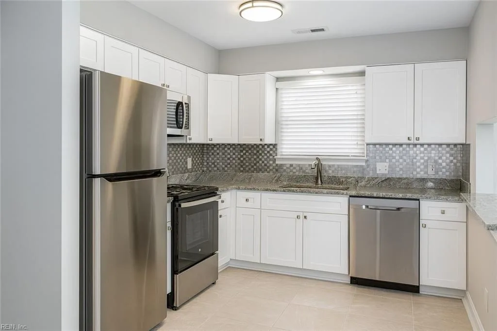12758 Saint James PL #C, NEWPORTNEWS VA 23602 - Photo 5