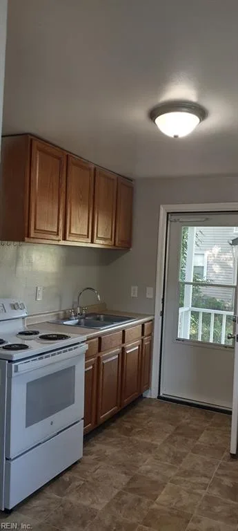 634 72nd ST, NEWPORTNEWS VA 23605 - Photo 5
