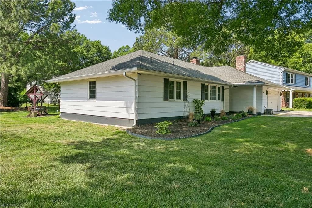 336 Weyanoke CT, HAMPTON VA 23669 - Photo 3