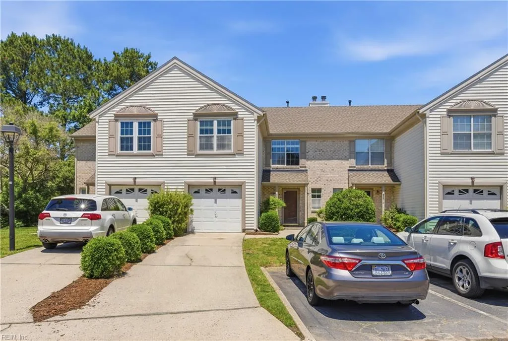 5016 Heathglen CIR, Virginia Beach — 3 bed Residential, 1,636 sqft