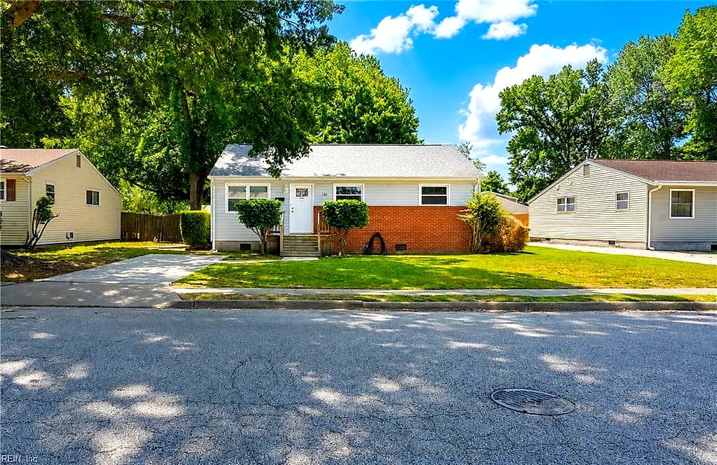 1532 Adams CIR, HAMPTON VA 23663 - Main photo