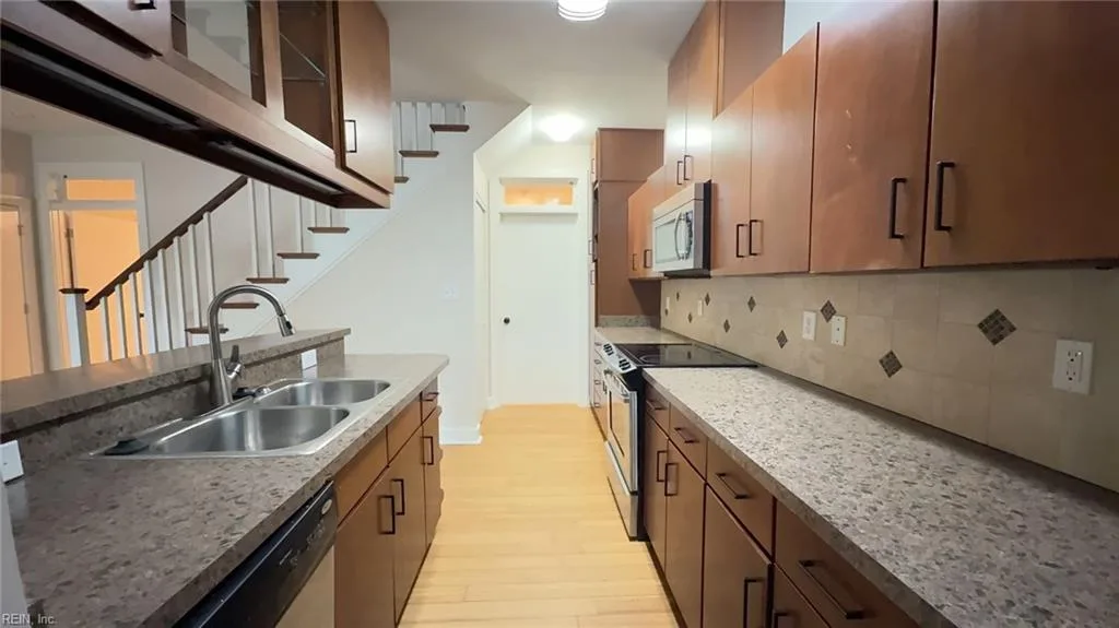 1218 W 26th ST, NORFOLK VA 23508 - Photo 4