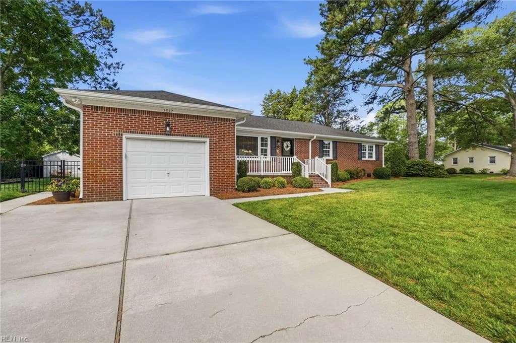 1517 Custom ST, VIRGINIABEACH VA 23454 - Photo 3