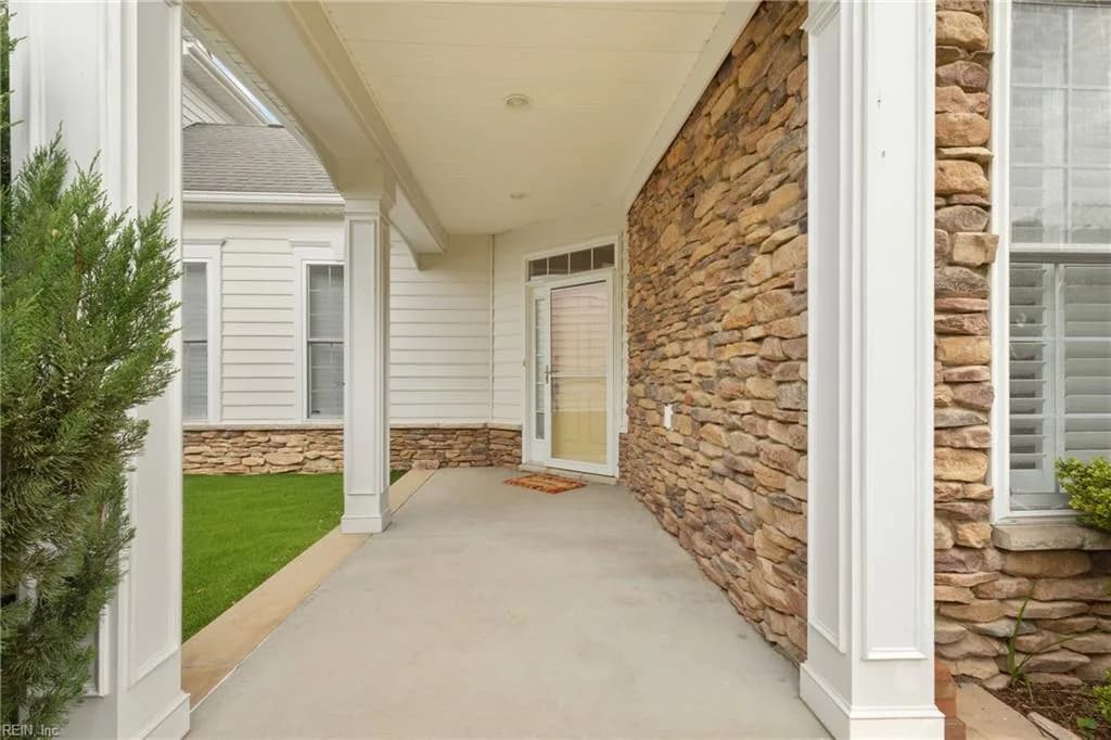 7187 Stokes DR, HAYES VA 23072 - Photo 3