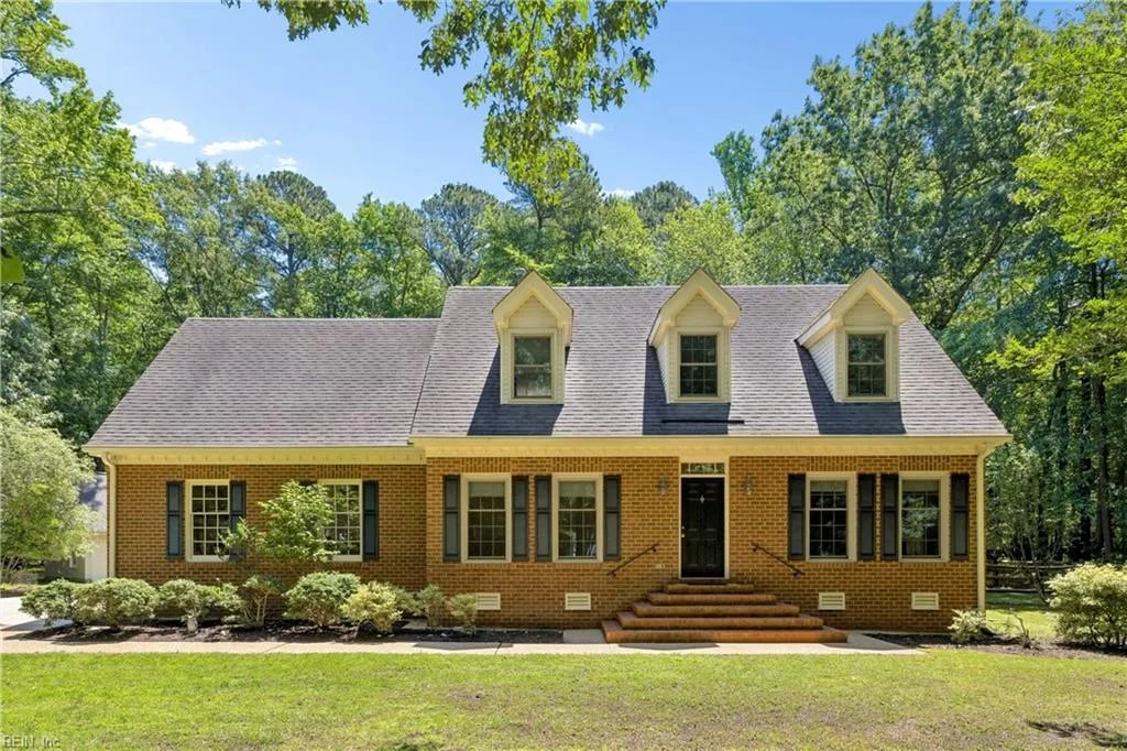 26 Riding PATH, HAMPTON VA 23669