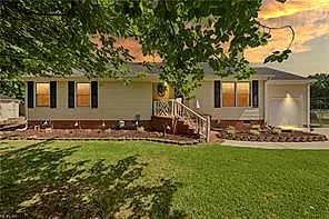109 Davenport CT, Suffolk — 3 bed Residential, 1,376 sqft