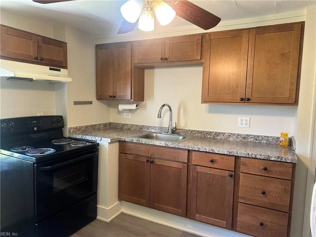 1333 Perry ST, CHESAPEAKE VA 23324 - Photo 3