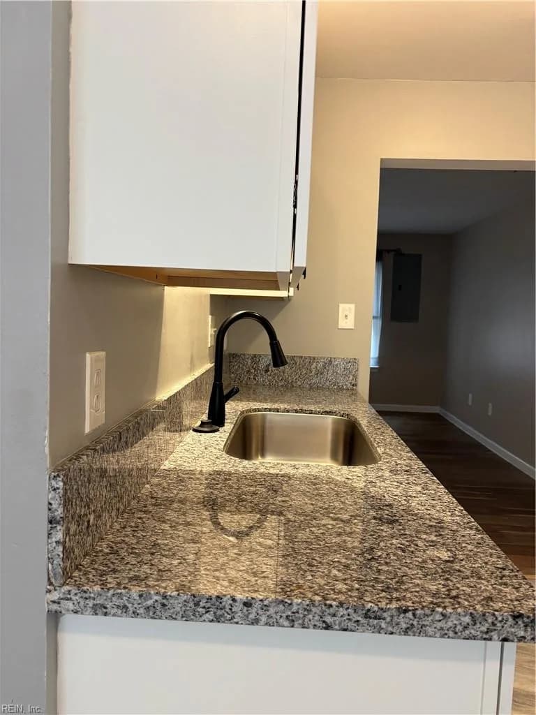 3910 Inverness RD, VIRGINIABEACH VA 23452 - Photo 4