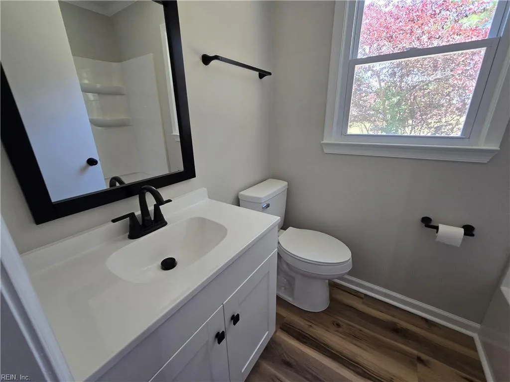 22284 Medicine Springs RD, COURTLAND VA 23837 - Photo 3
