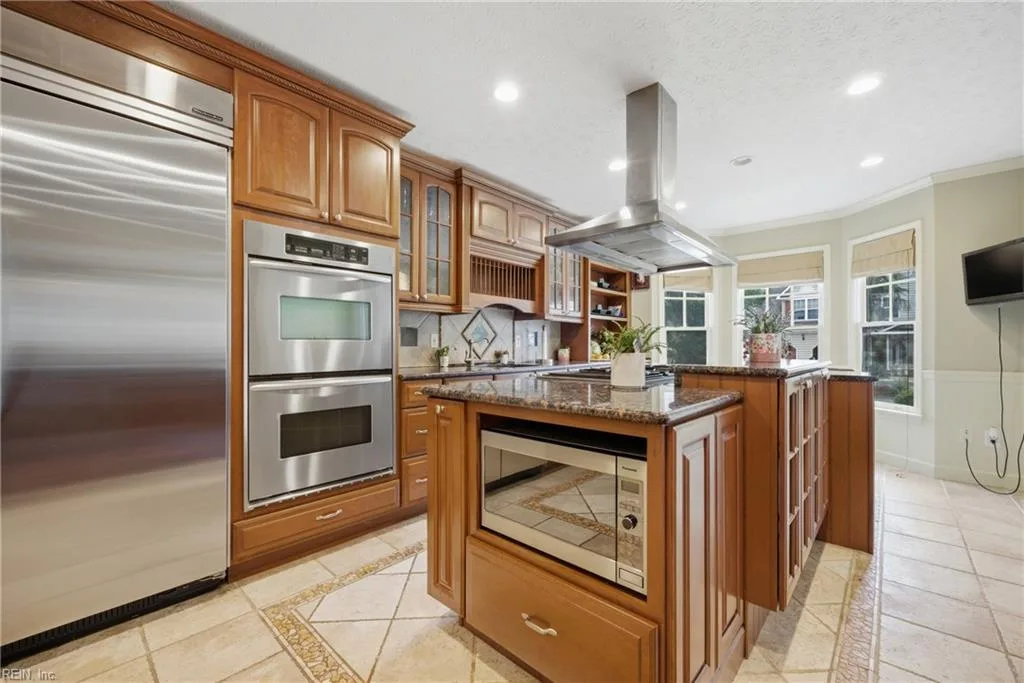 108 Lake Pointe DR, NEWPORTNEWS VA 23603 - Photo 3