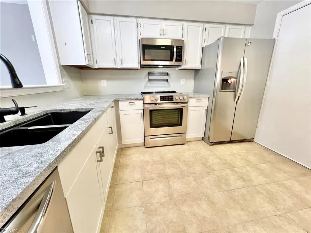 3963 Wyckoff DR, VIRGINIABEACH VA 23452 - Main photo