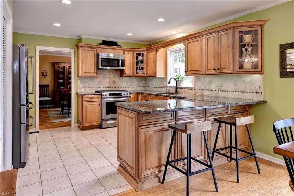 700 Prescott CIR, NEWPORTNEWS VA 23602 - Photo 4