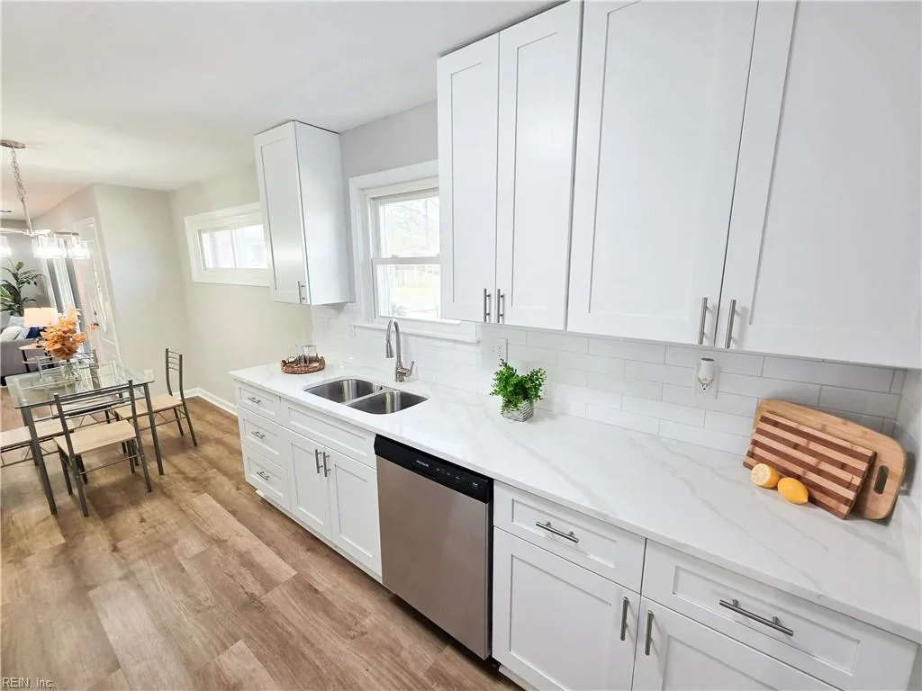 1403 Hodges Ferry RD, PORTSMOUTH VA 23701 - Photo 3