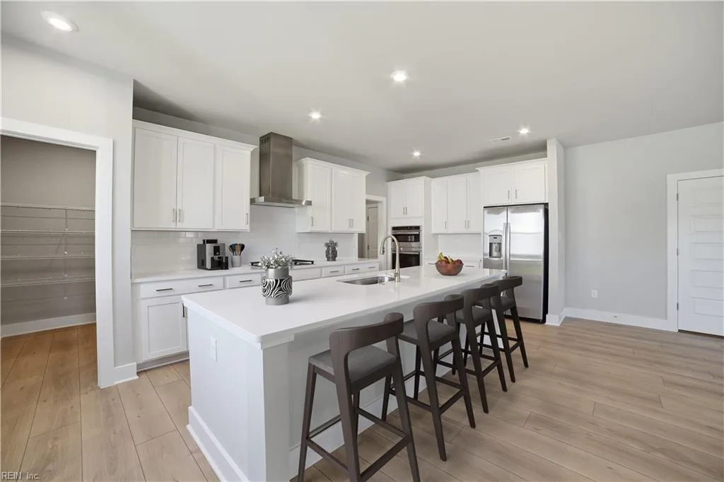 1405 Wharf Hill DR, SMITHFIELD VA 23430 - Photo 4