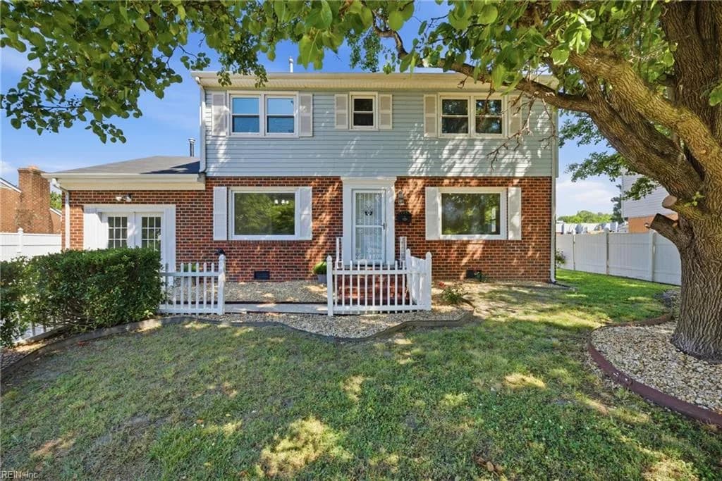 725 Arrowhead DR, NEWPORTNEWS VA 23601 - Photo 2