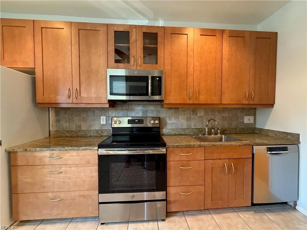 1009 Colonial AVE #3, NORFOLK VA 23507 - Photo 5