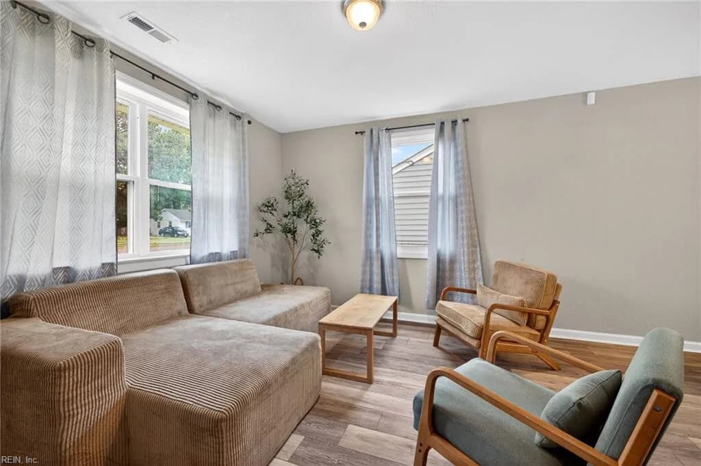 203 Roane DR, HAMPTON VA 23669 - Photo 4