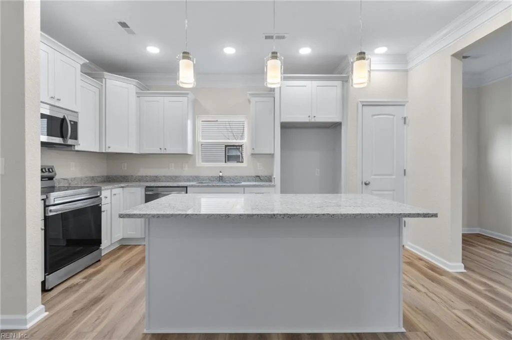 8017 Bison AVE, NORFOLK VA 23518 - Photo 4