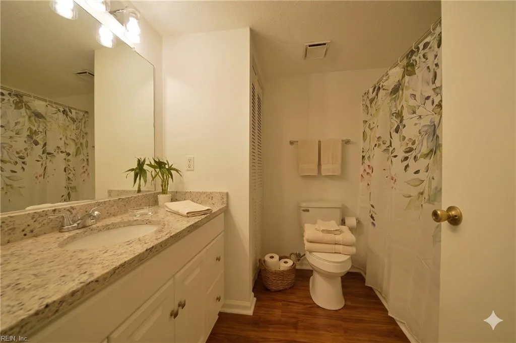 3 Davenport CT, HAMPTON VA 23666 - Photo 5