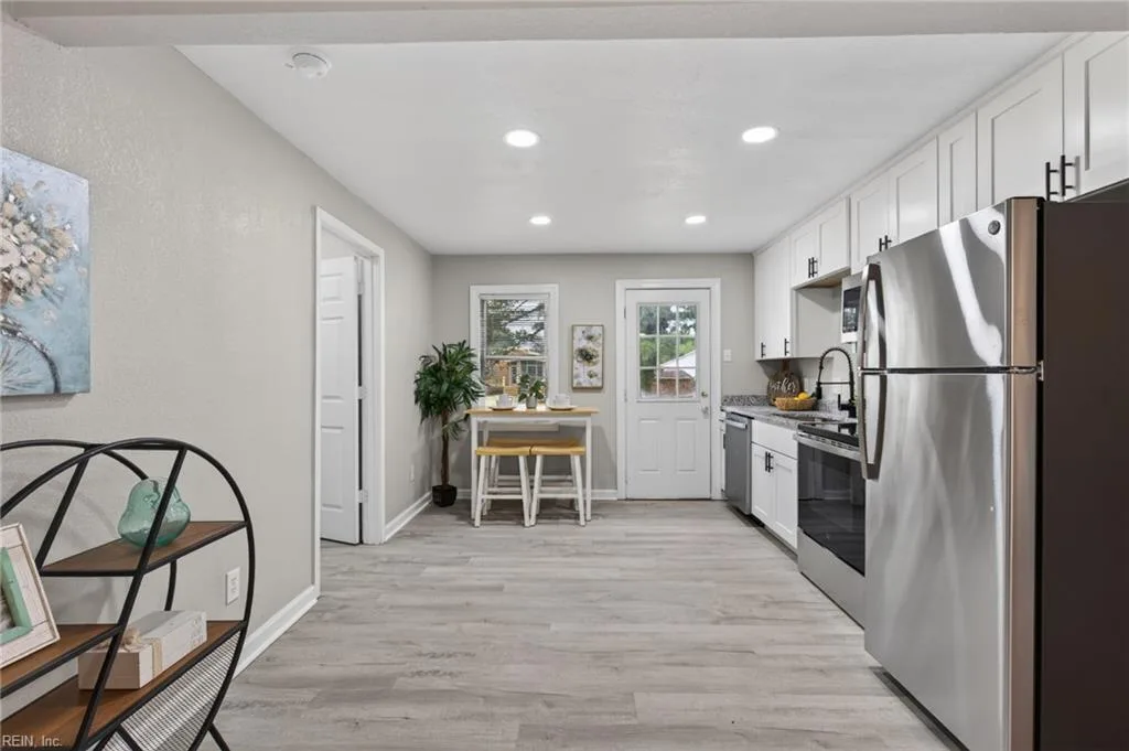 3802 Greenwood DR, PORTSMOUTH VA 23701 - Photo 4
