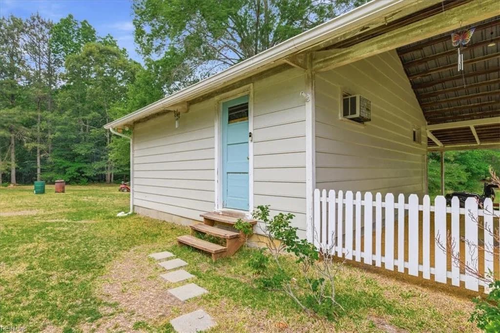 3179 Spring Grove RD, SPRINGGROVE VA 23881 - Photo 5