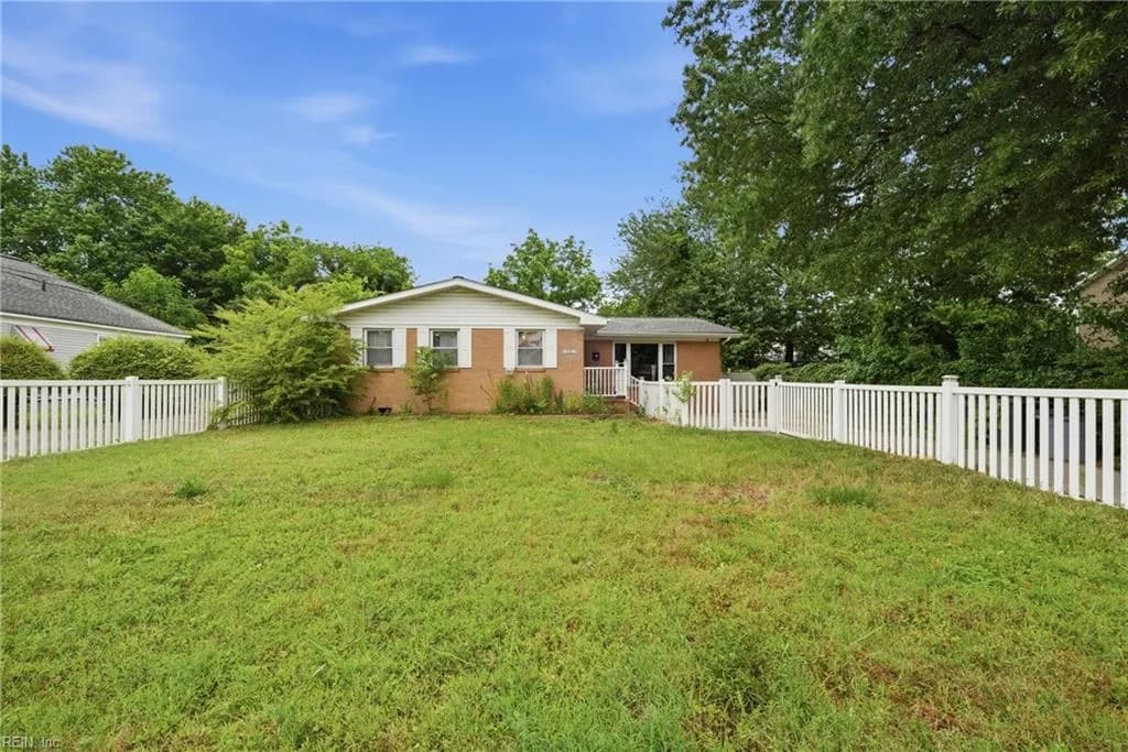 616 Powhatan PW, HAMPTON VA 23661 - Photo 5