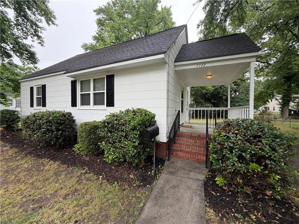 7722 Nesbitt DR, NORFOLK VA 23505 - Photo 2
