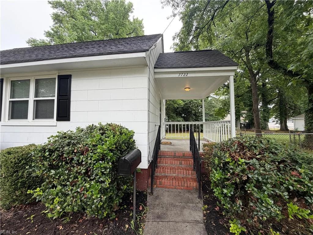 7722 Nesbitt DR, NORFOLK VA 23505 - Photo 4
