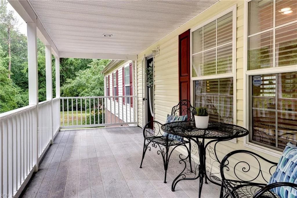3154 Pond LN, GLOUCESTER VA 23061 - Photo 3