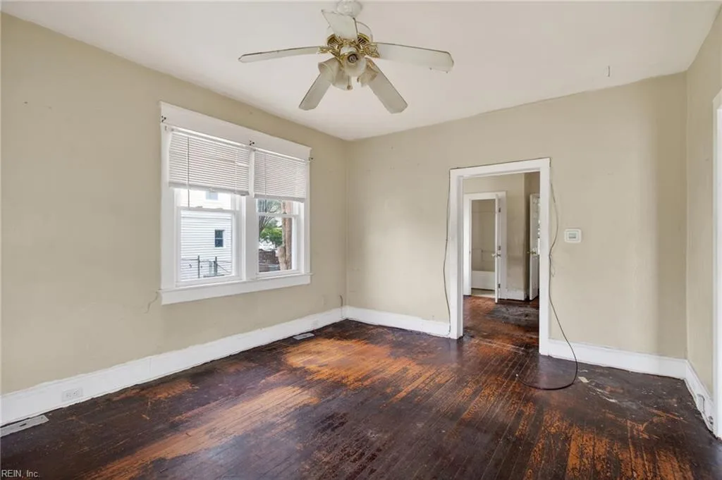 1149 Wilson RD, NORFOLK VA 23523 - Photo 4