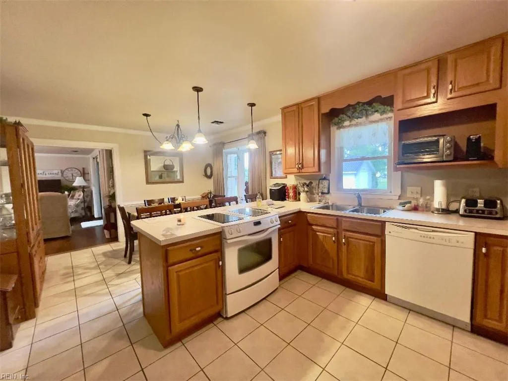 109 Brandon LN, FRANKLIN VA 23851 - Photo 5