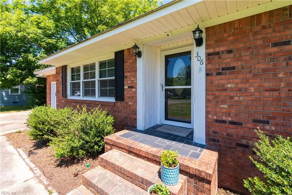 306 Jessup ST, ELIZABETHCITY NC 27909 - Photo 4