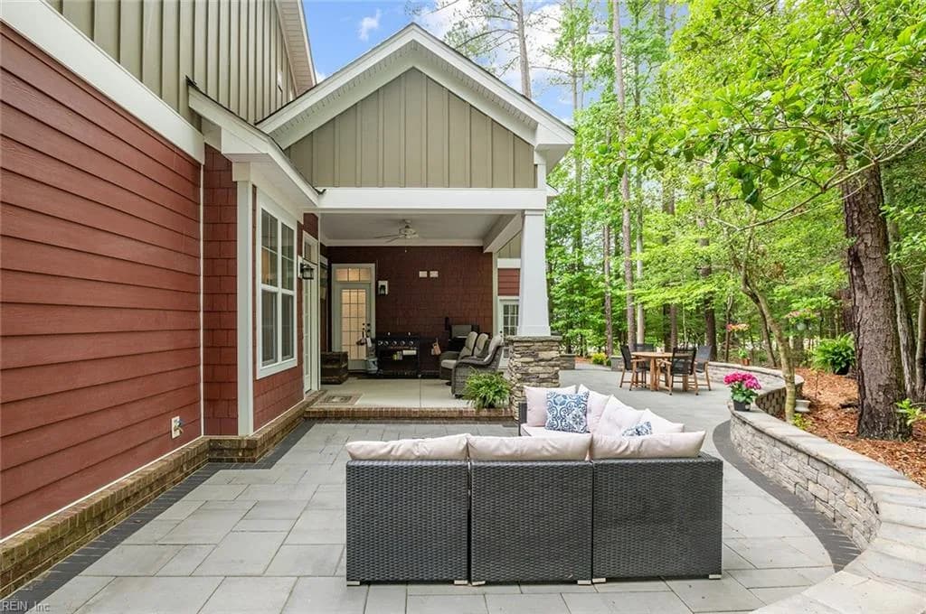 1400 Cypress Creek PW, SMITHFIELD VA 23430 - Photo 3