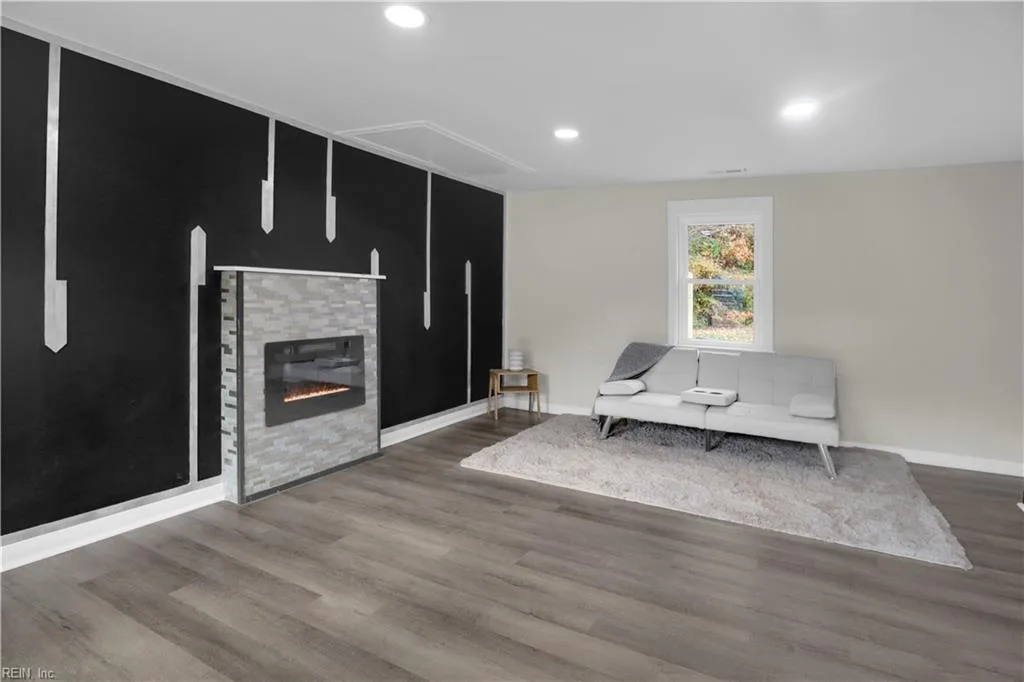 7 E Lewis RD, HAMPTON VA 23666 - Photo 3