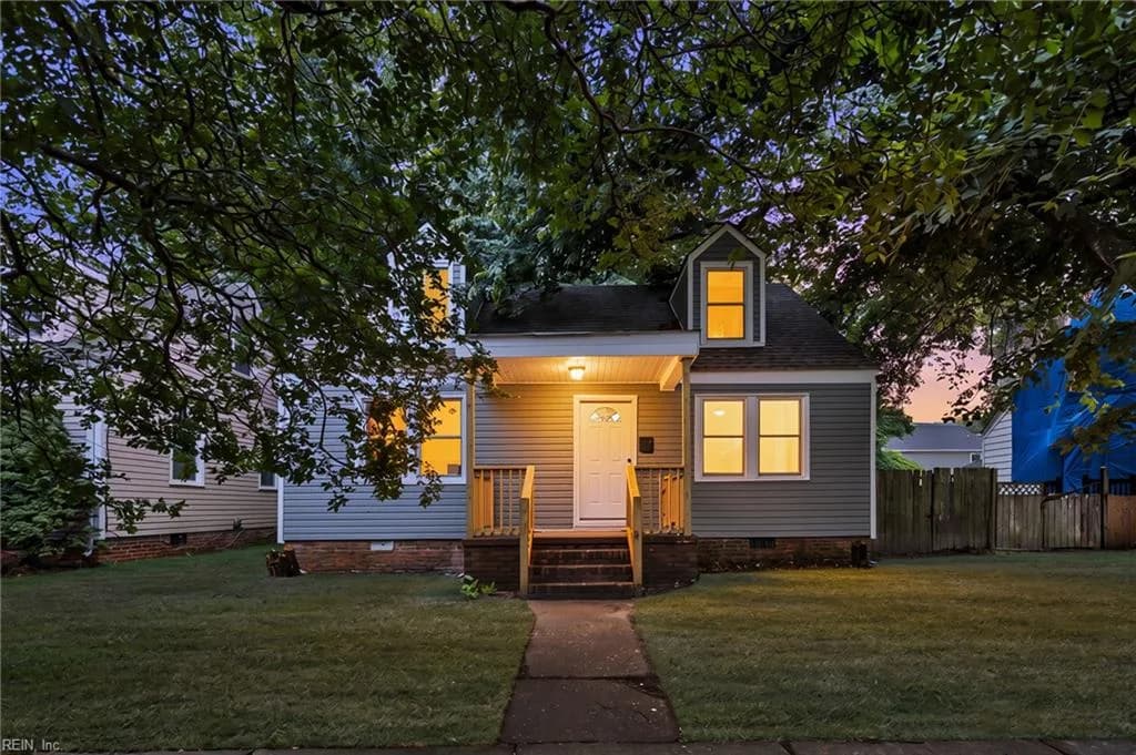 329 E E Randall AVE, NORFOLK VA 23503 - Photo 2