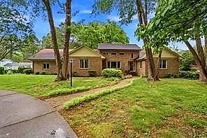 5204 Lake Shores RD, Virginia Beach — 4 bed Residential, 2,738 sqft