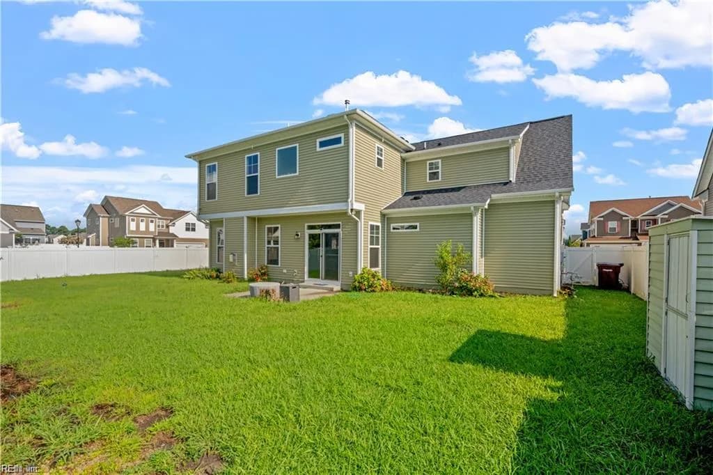 601 Baker LOOP, CHESAPEAKE VA 23320 - Photo 3