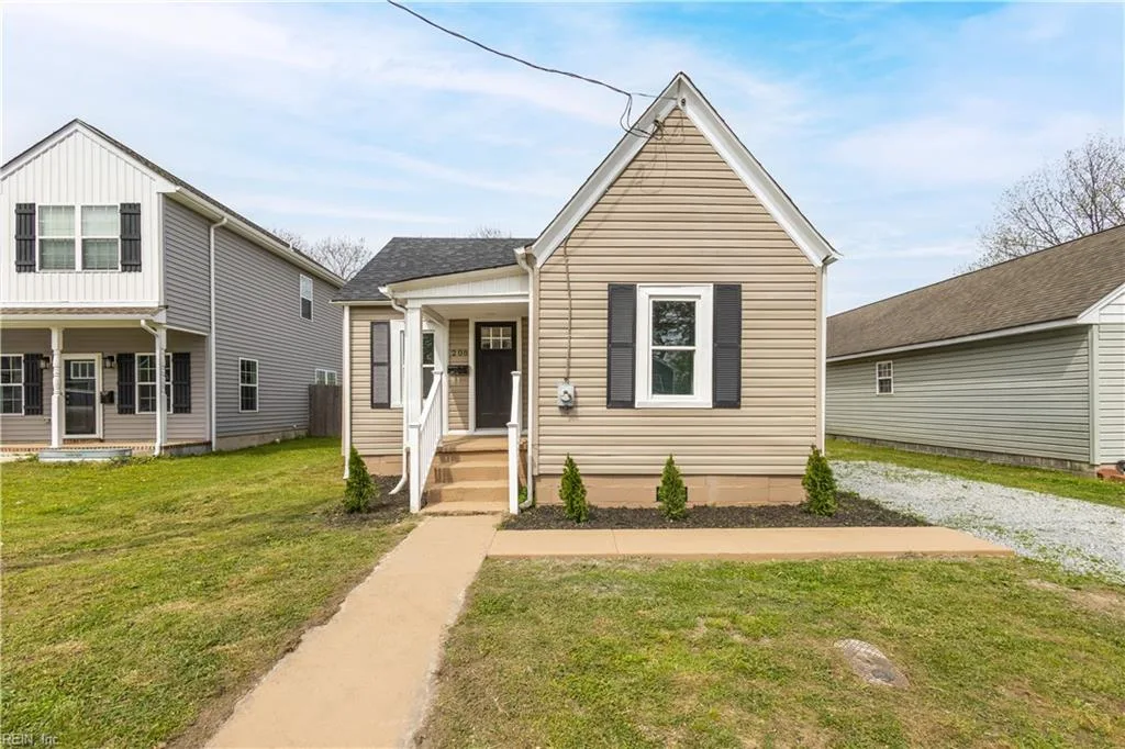 208 Raleigh AVE, Suffolk — 3 bed Residential, 1,700 sqft