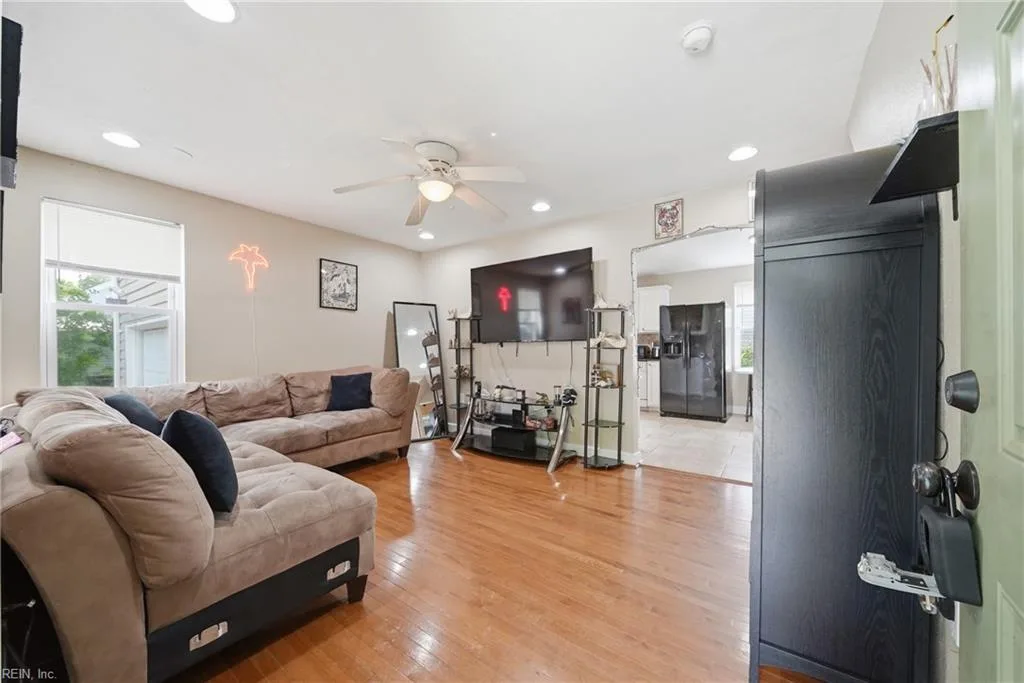 6113 Pamlico CIR, NORFOLK VA 23513 - Photo 5
