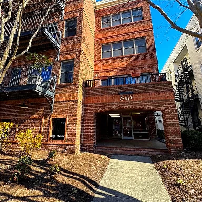 810 W Princess Anne RD #303, NORFOLK VA 23517 - Photo 2