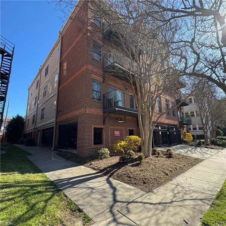 810 W Princess Anne RD #303, NORFOLK VA 23517 - Photo 4